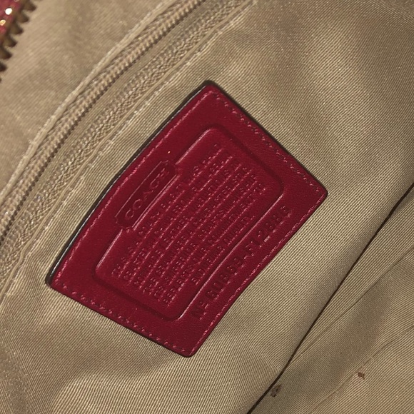 Coach red patent leather handbag - Picture 4 of 4